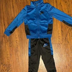 Toddler boys Nike track suit